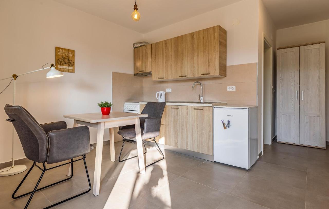 פרמנטורה Apartments Pimpinella מראה חיצוני תמונה