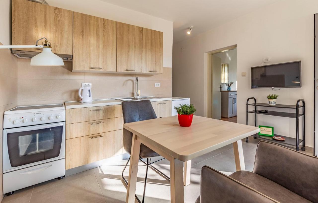 פרמנטורה Apartments Pimpinella מראה חיצוני תמונה