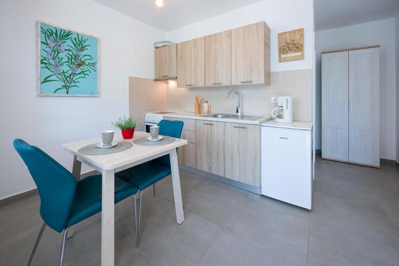 פרמנטורה Apartments Pimpinella מראה חיצוני תמונה